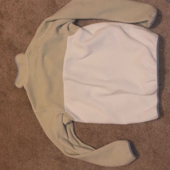 White and tan Patagonia fleece pullover - Picture 6 of 6
